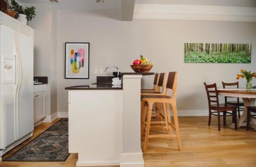 Bay Harbor Apartment | Charming Captain Suite 204 in Bay Harbor, perfect for couples with a cozy vibe.