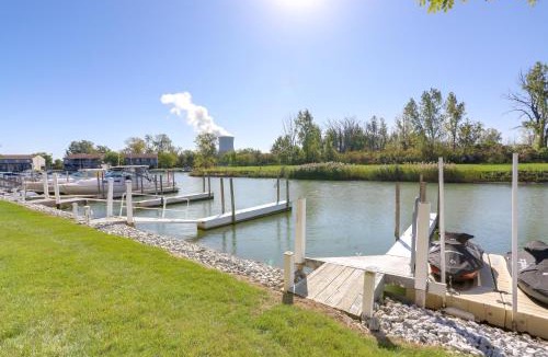 Oak Harbor House | Charming Condo on Lake Erie w/Community Pool