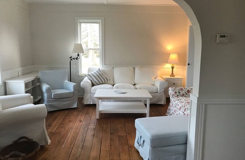Harbor Beach House | Charming Cottage across the street from the Beach!