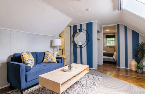 West Plaza House | Charming Hideaway Near Food and Fun | 16