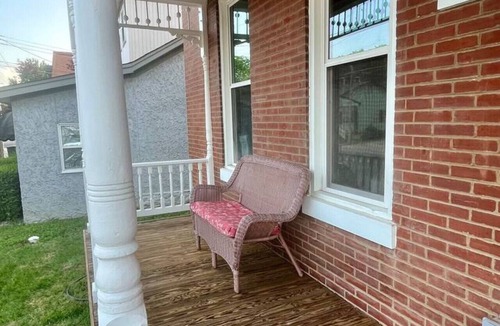 St. Charles House | Charming Home in Cozy Frenchtown