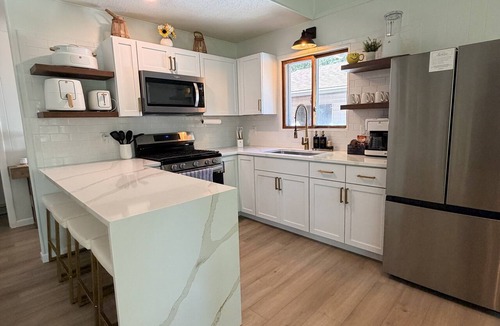 Lakeview House | Charming Lakeview Lake Life Cottage