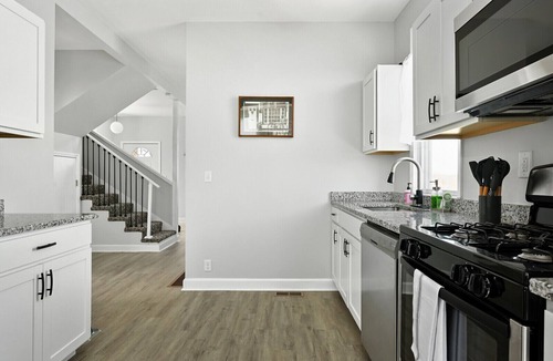 Rosedale House | Charming Midtown home in heart of KC. Safe, walkable neighborhood, weekly rates!