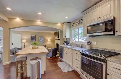 Muskego House | Charming Muskego House, Walk to Lake & Restaurants