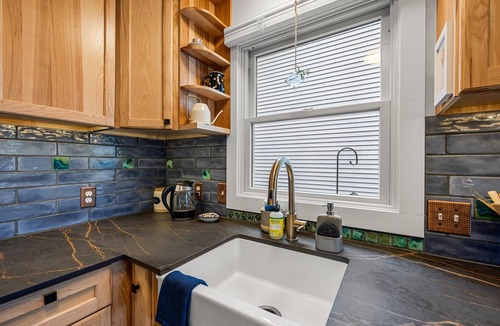 Bottineau House | Charming NE Arts District Home