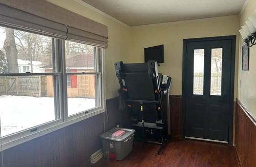 Norton Shores House | Charming room with WiFi and AC in Norton Shores