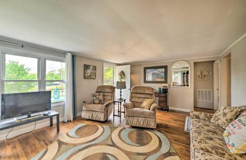 Grand Rivers House | Cheerful Grand Rivers Cottage, 1/2 Mi to Lake