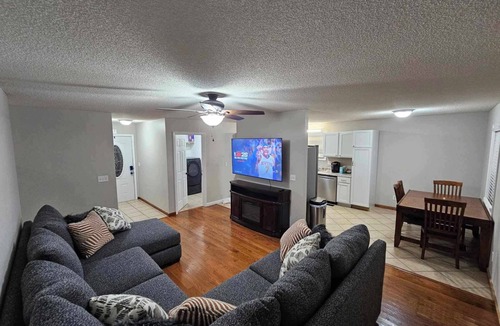 Paducah House | Clean, quiet & comfortable, 3 bed 2 bath pet friendly Paducah home near winery.