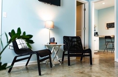 East Memphis Apartment | Clean & Serene House + Studio - Easy On/off I-40