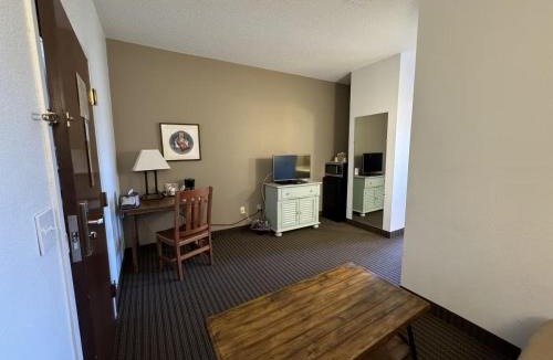 Berne Hotel | Clock Tower Inn