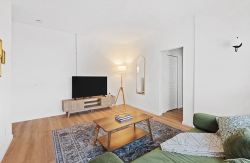 Midtown Apartment | Close To Downtown | Luxury Getaway Apartment In Midtown