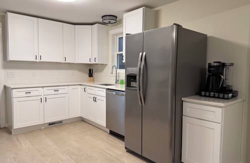 Hillsdale House | Close to Hillsdale College in a modern home with dedicated work space