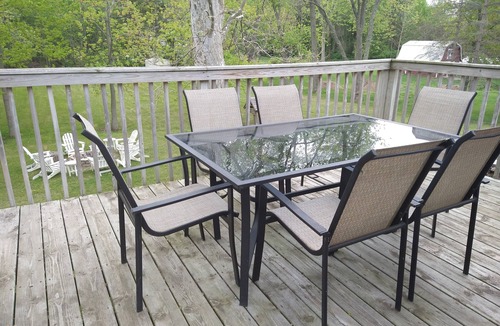 South Haven Cottage | Close to South Beach and Kid's Corner with a Huge Yard