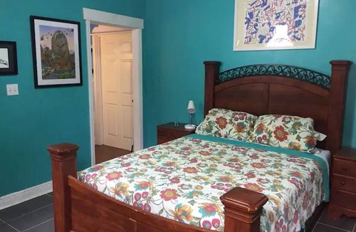 Seventh Ward Ski Chalet | Cloud House, cozy, convenient, w/muraled workspace/breakfast nook