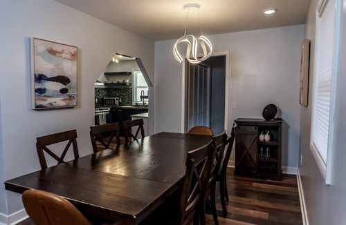 South Haven House | Cottage Retreat by Lake Michigan! Perfect for a relaxing vacation.