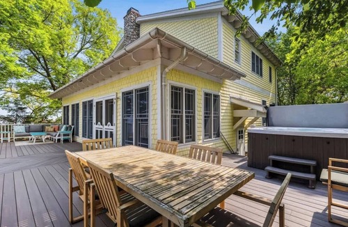 Stevensville House | Coastal Living, Hot Tub, Firepit & Lakeside Deck