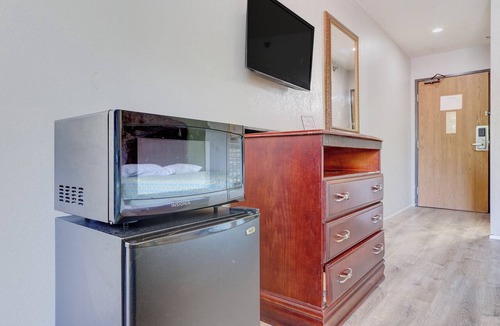 Coldwater Hotel | Coldwater Inn & Suites near I 69
