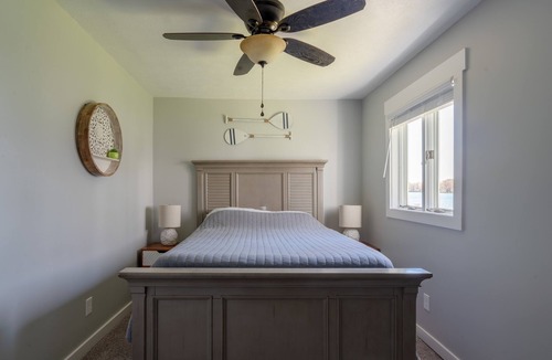 Middleville House | Come stay right on Gun Lake! Lake toys included! Dock your boat or rent ours!
