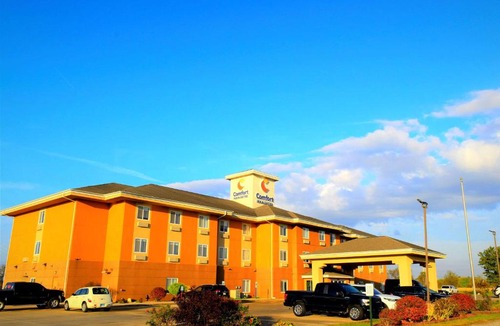 Greenville Hotel | Comfort Inn & Suites Greenville I-70