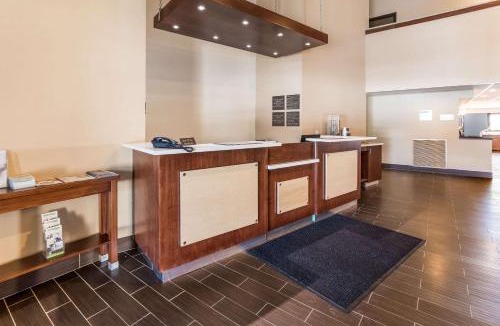 Waukesha Hotel | Comfort Inn Waukesha - Milwaukee West