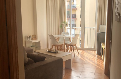 Torremolinos Condo | Comfortable apartment with sea view