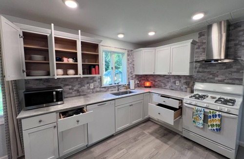 Wheeler House | Comfy 3 bedroom, family ranch neighboring the Indiana Dunes