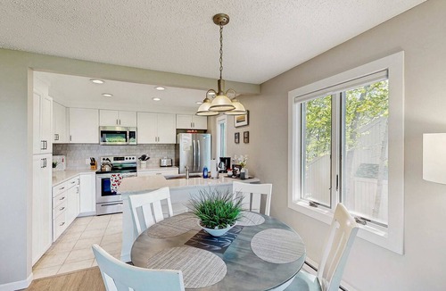 Maple City Condo | Comfy Glen Arbor condo with stunning Lake Michigan views, deck, & fireplace