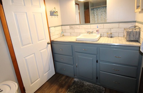Bee Spring House | Country Cabin minutes from Nolin Lake, BlueHoller off-road Park, & Mammoth Cave