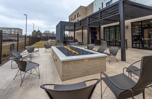 Okemos Hotel | Courtyard by Marriott East Lansing Okemos