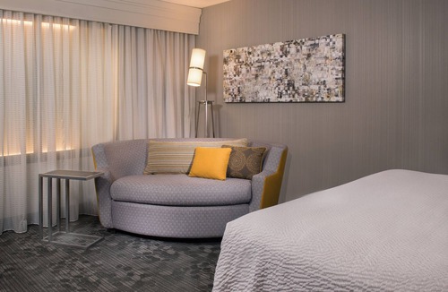 Lansing Hotel | Courtyard by Marriott Lansing