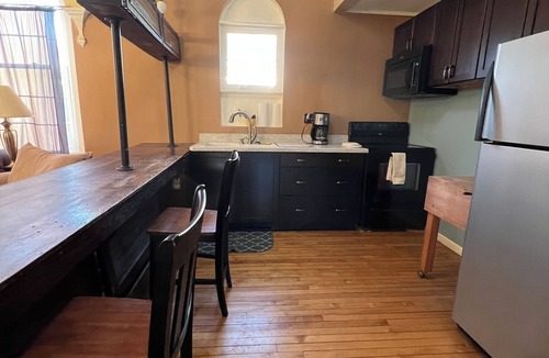 Onondaga Apartment | Cozy 1-bedroom apartment with AC in quiet area 15 minutes from Downtown Lansing