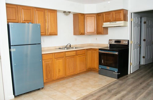 Colchester Apartment | Cozy 1-bedroom apartment less than 10 mins from WIU