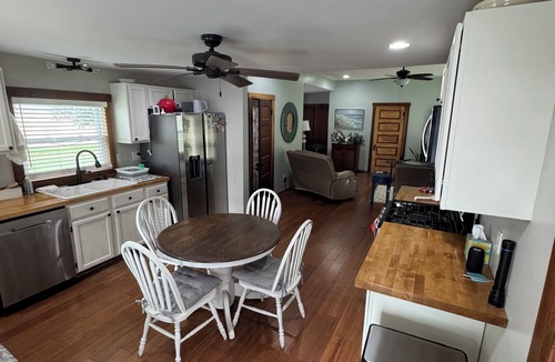 Pike County House | Cozy 1-bedroom in rural Illinois come relax and enjoy the tranquility.