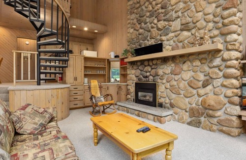 Lake Shore Cabin | Cozy 2-Bedroom Cabin in Wonderful Nisswa on Gull Lake
