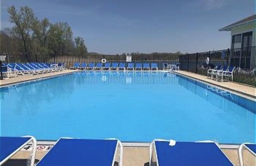 Michigan City Cottage | Cozy 2-bedroom cottage in Beachwalk sleeps 6