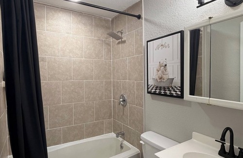 Mitchell House | Cozy 2-bedroom house Near Ann Arbor & UMICH