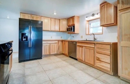 Poynette House | Cozy 2-bedroom lake view house in charming Poynette with AC