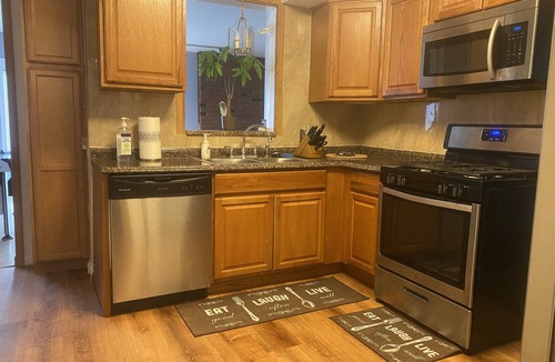 Detroit House | Cozy 4 Bedroom Colonial