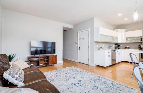 River North Apartment | Cozy Beautiful Downtown Unit CHI in Prime River North Location near Mag Mile - 1
