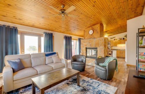 Bixby House | Cozy Belgrade Cottage w/Wood-Burning Stove!