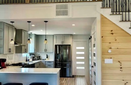 Nekoosa House | Cozy cabin ideal for relaxing with friends and family!