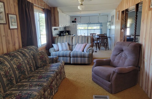 St. Helen House | Cozy cabin, sleeps 6. Fully furnished. Ride right to trails from cabin.