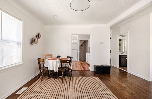 Grosse Ile Cottage | Cozy Charming 2BR Cottage - Perfect for Traveling Professionals