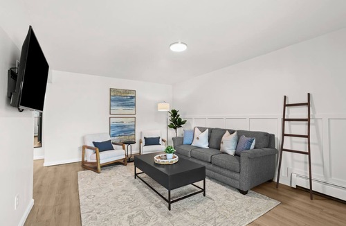 Mount Clemens Apartment | Cozy & Clean 2nd Floor Apt. - King Bed | Workspace