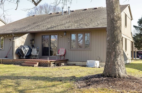 Saline Condo | Cozy Condo near Ann Arbor in Saline! Pet and family friendly.