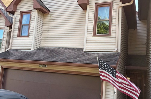 Waldron House | Cozy, convenient, lakeside Townhome close to FIFA activities