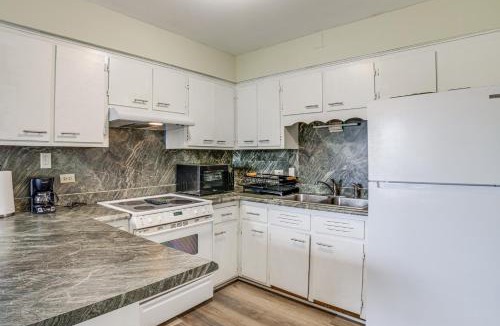 Homewood House | Cozy Couples Escape in Homewood: Pets Welcome!