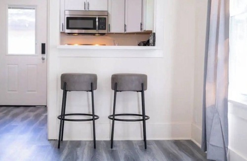 Champlin House | Cozy family friendly Entire Home l, 2BR, Free Parking, 20min to Minneapolis