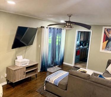 Raytown House | Cozy Family House 5 mins From Chiefs & Royals Stadium