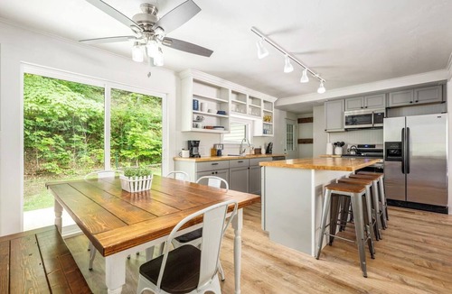 Traverse City House | Cozy Home Near Downtown | Newly Added Amenities! | Labor Day Open!